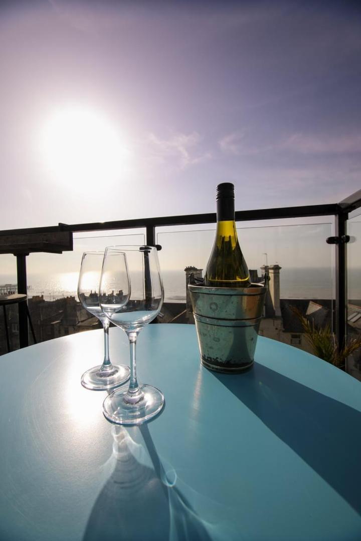 The Sunrise Penthouse Apartment เฮสติงส์ ภายนอก รูปภาพ