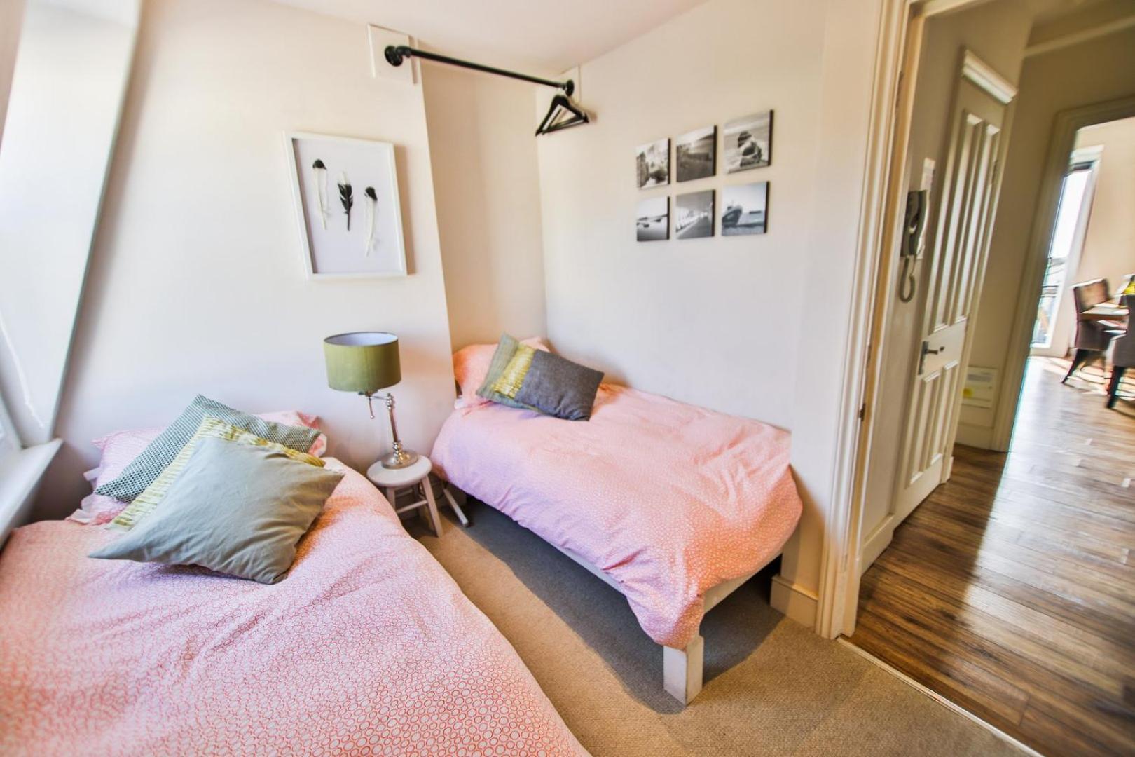 The Sunrise Penthouse Apartment เฮสติงส์ ภายนอก รูปภาพ